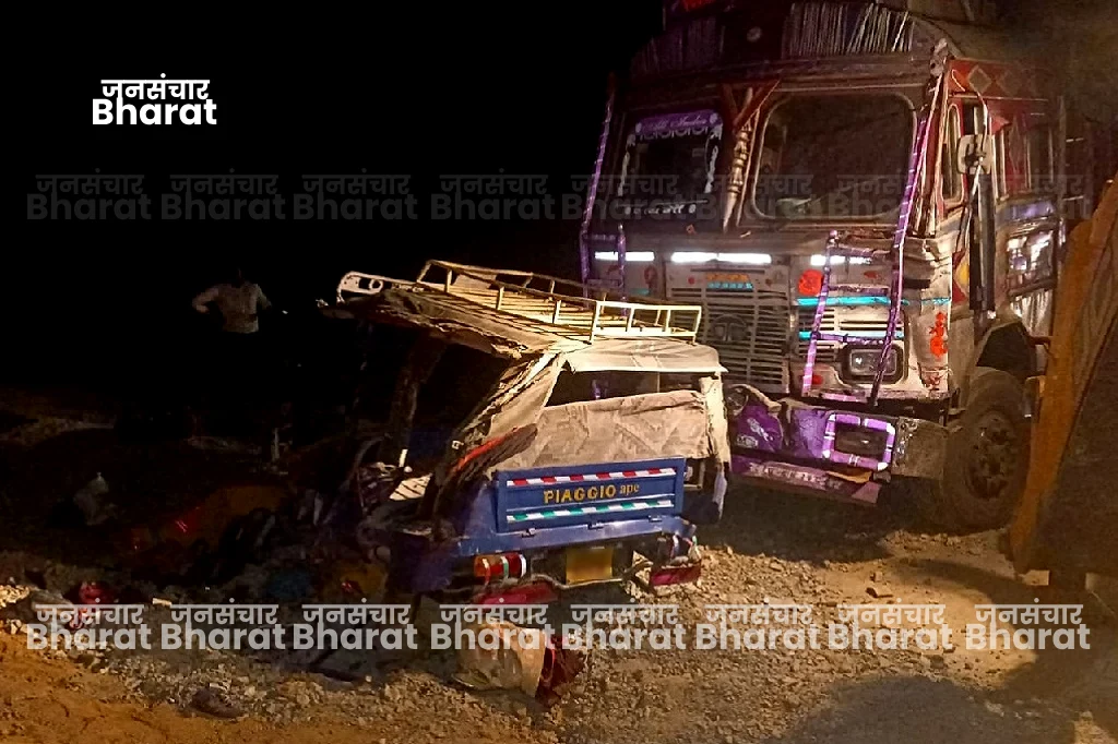 truck-tempo collision