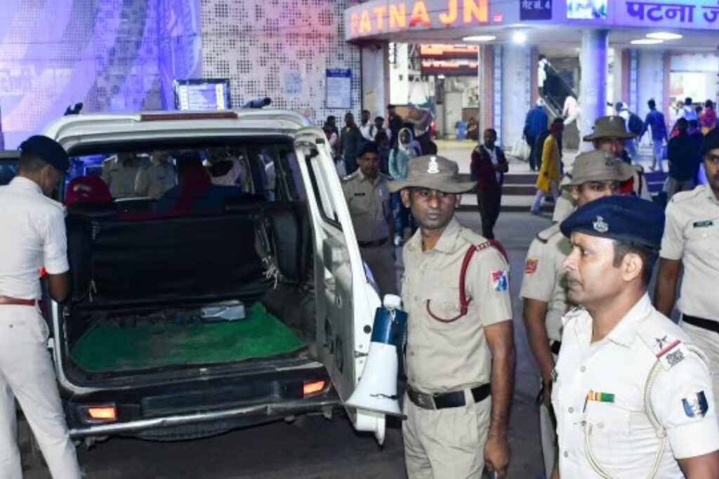 bihar-police-high-alert-delhi-red-fort-blast-bihar-election-phase-2-2025