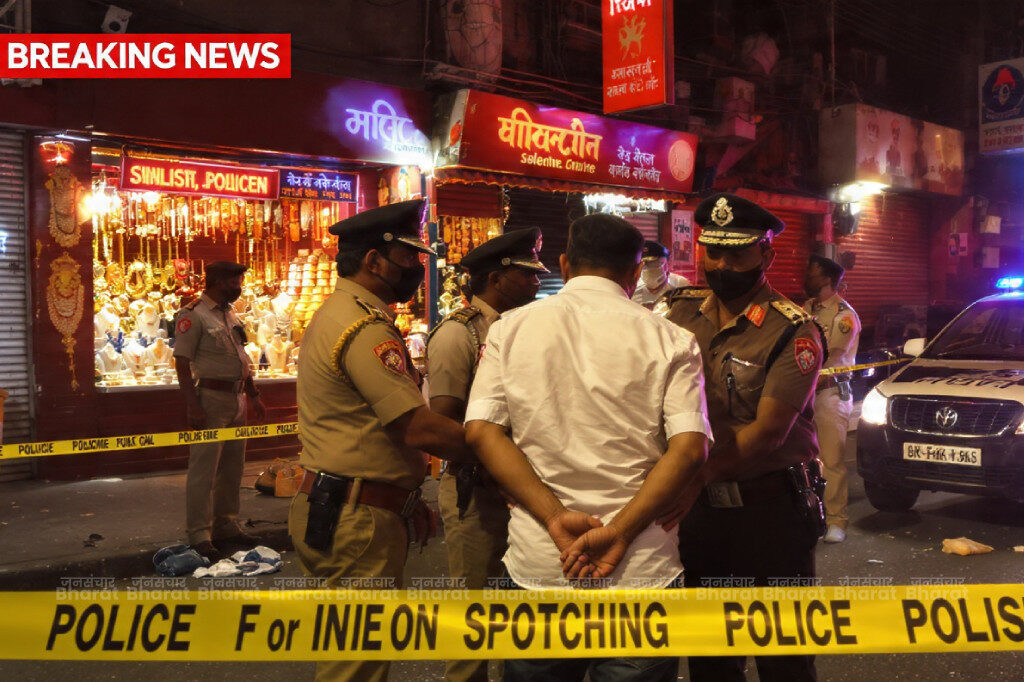 buxar-koran-sarai-police-arrest-michael-akash-googly-gang-jewelry-theft-attempt