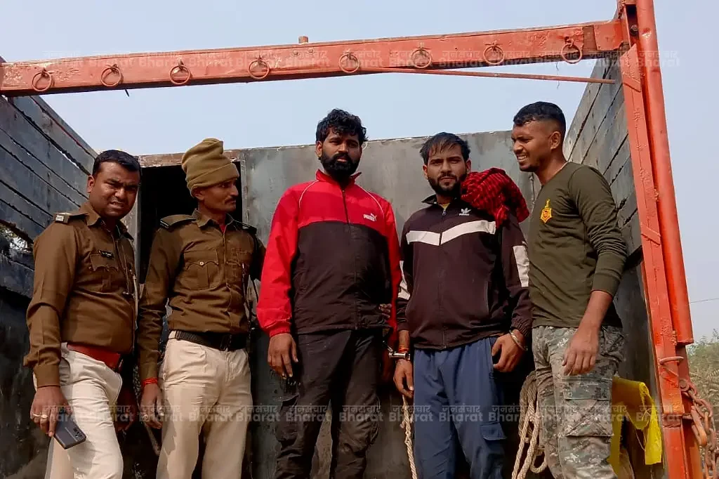 buxar-sharab-taskari-yuriya-khad-truk-6165-ltr-60-lakh